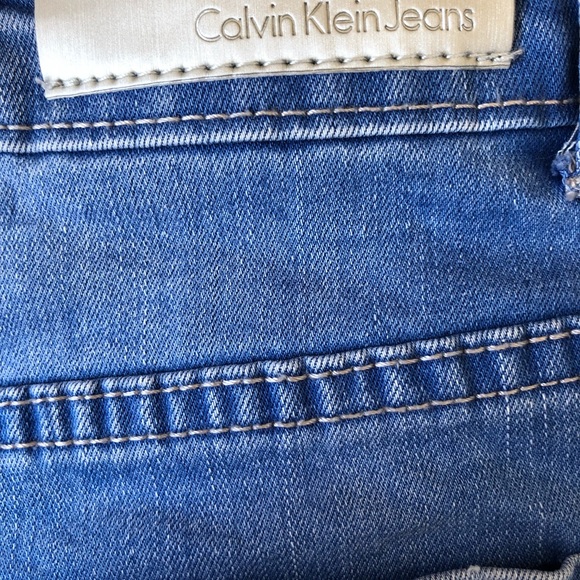 Calvin Klein Jeans shorts, US girls size 14 - Picture 4 of 5